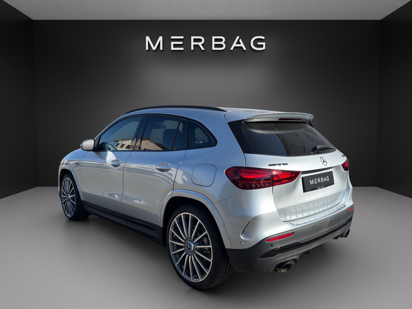 MERCEDES-BENZ GLA AMG 35 4Matic 8G-DCT-image-4