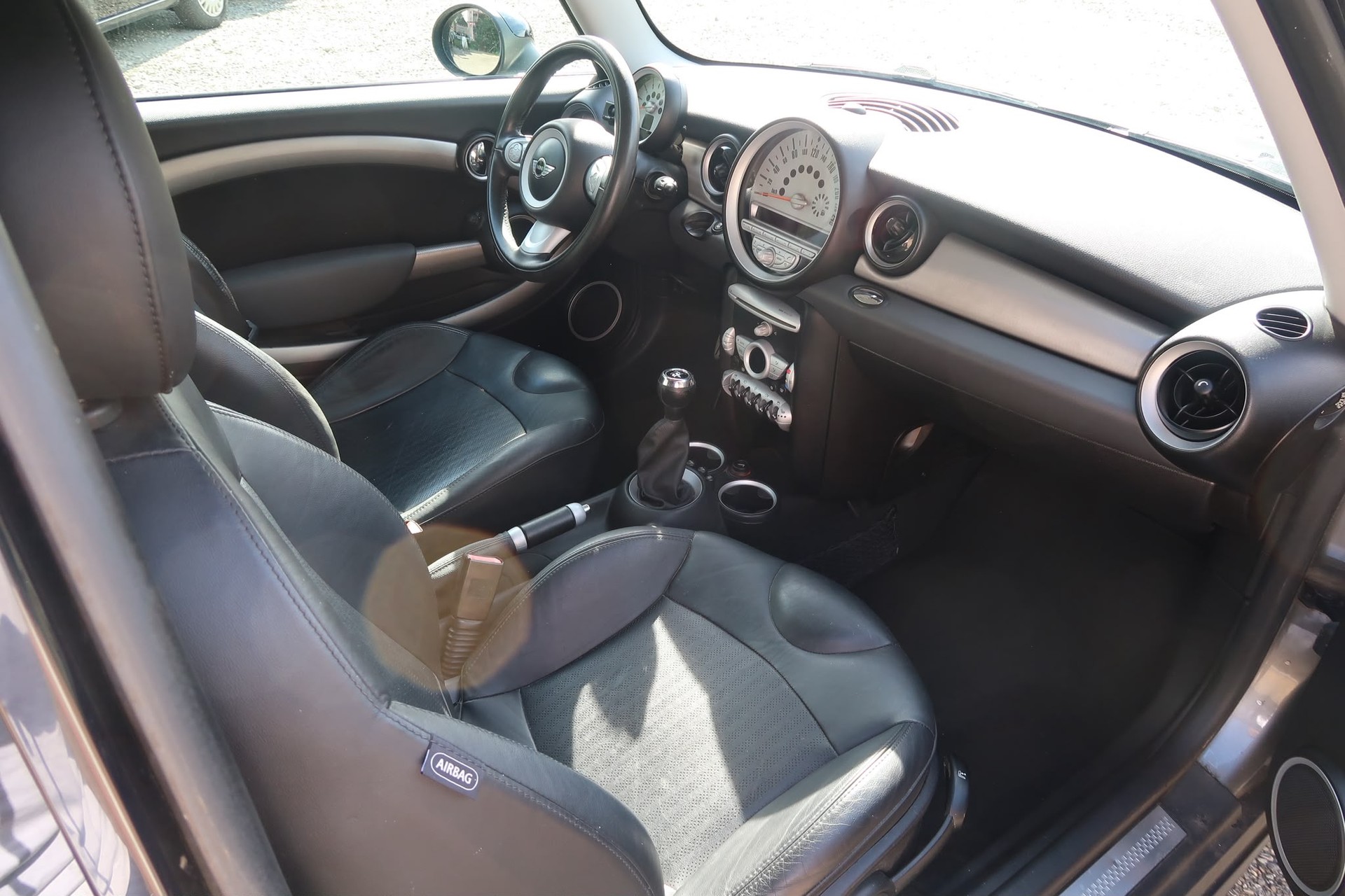 MINI Cooper S-image-9