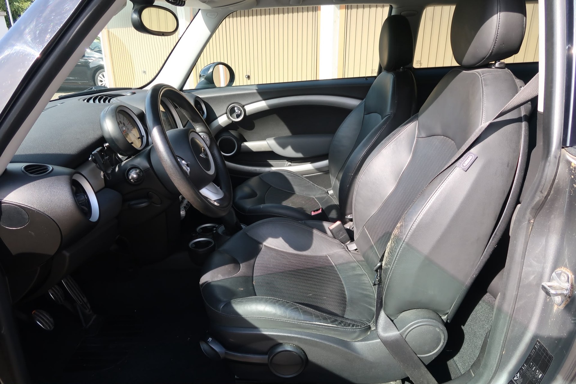 MINI Cooper S-image-6