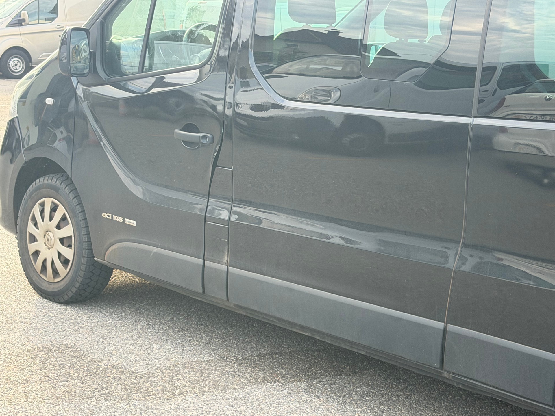 RENAULT Trafic ENERGY dCi 145 Grand Passenger Dynamique-image-5