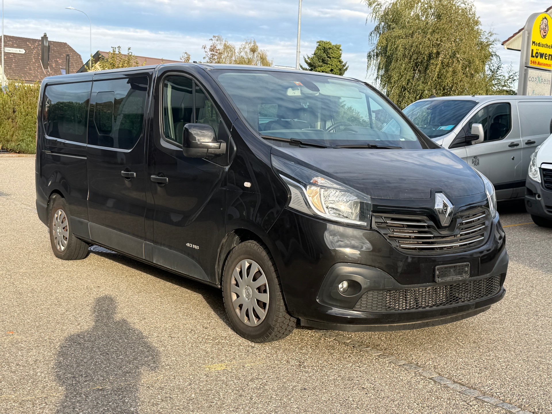 RENAULT Trafic ENERGY dCi 145 Grand Passenger Dynamique-image-2