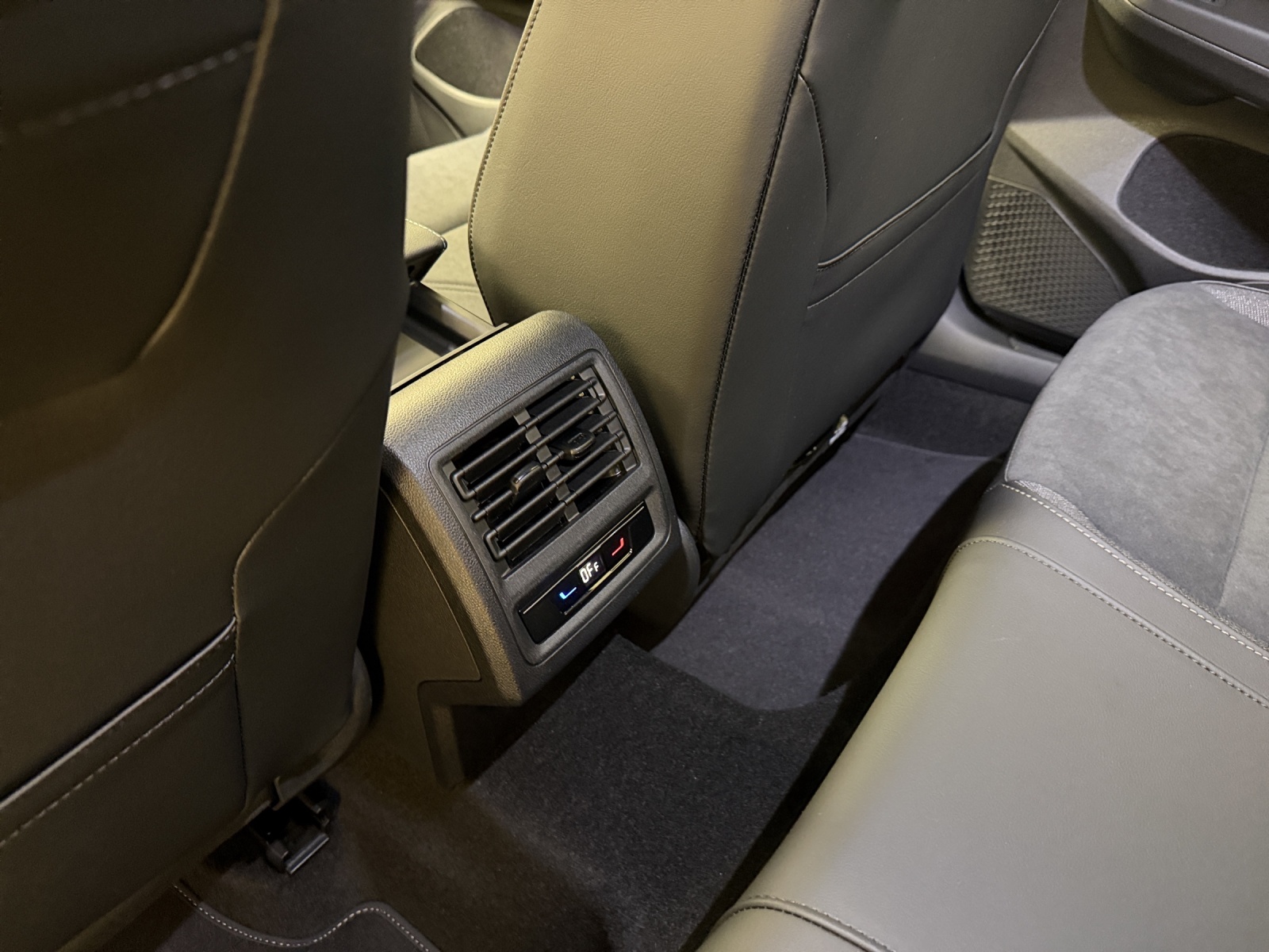 VW Golf 1.5 TSI PHEV Style-image-14