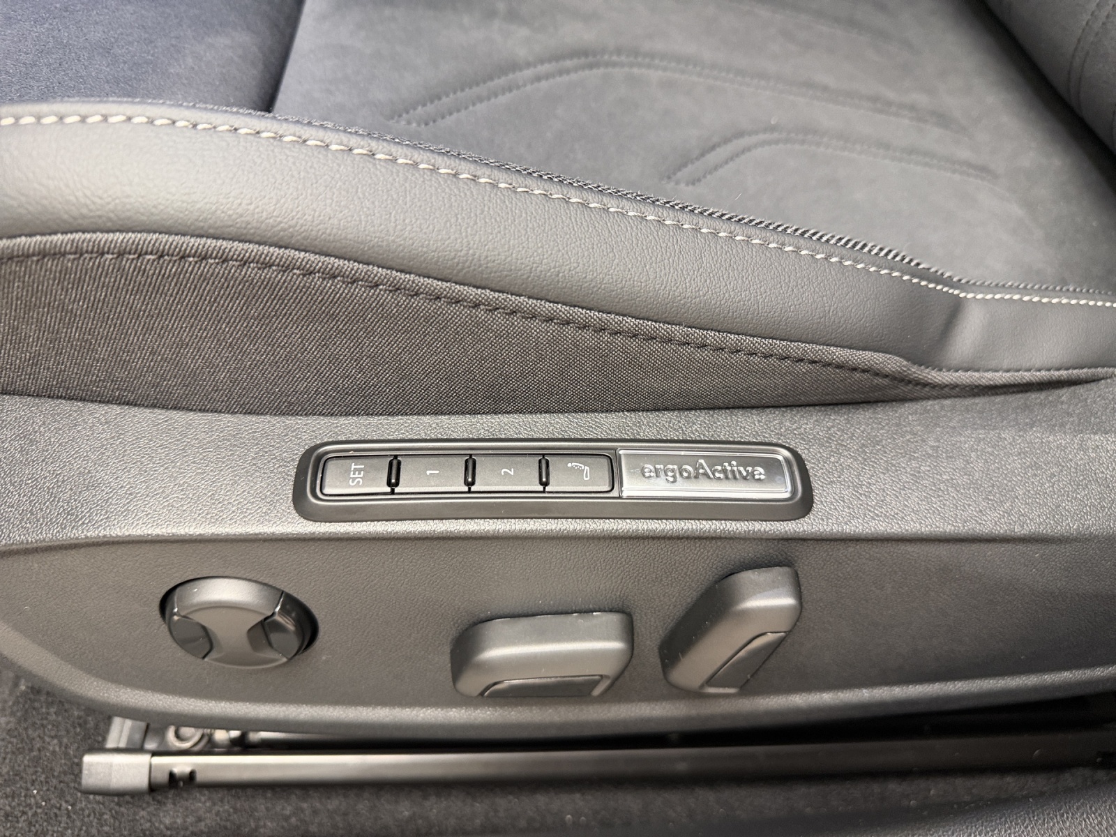 VW Golf 1.5 TSI PHEV Style-image-15