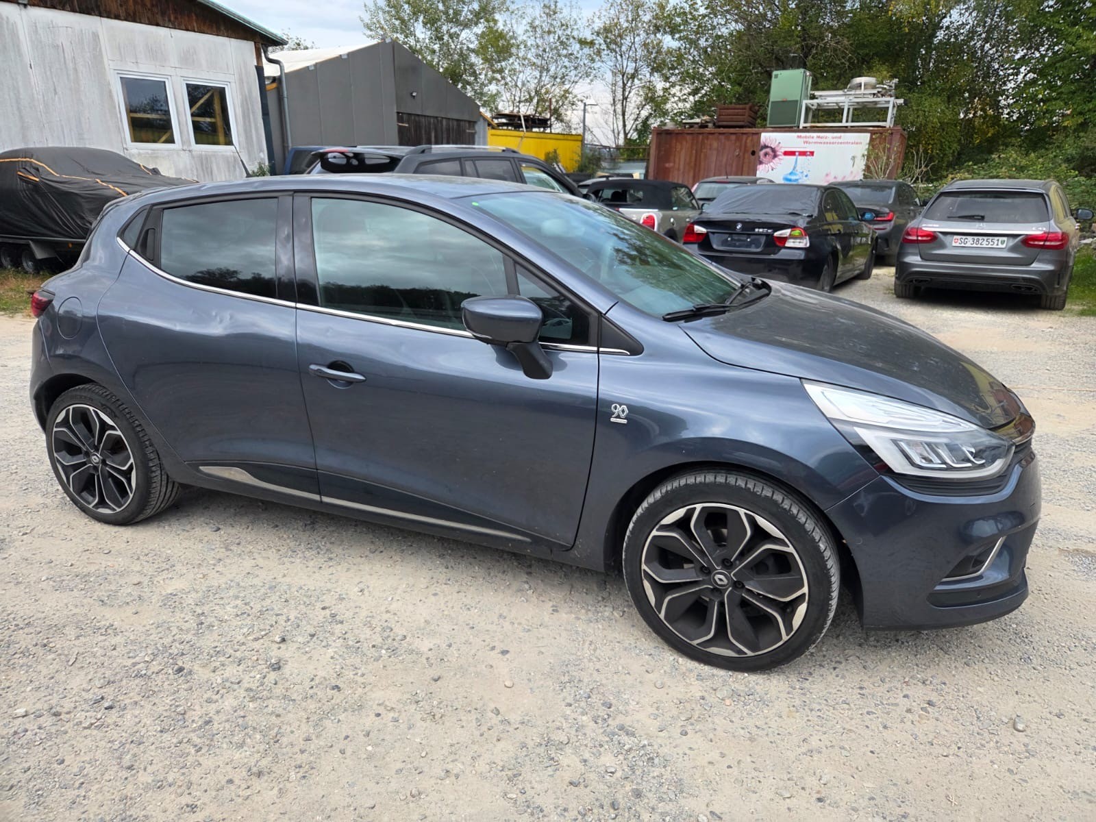 Car photo
