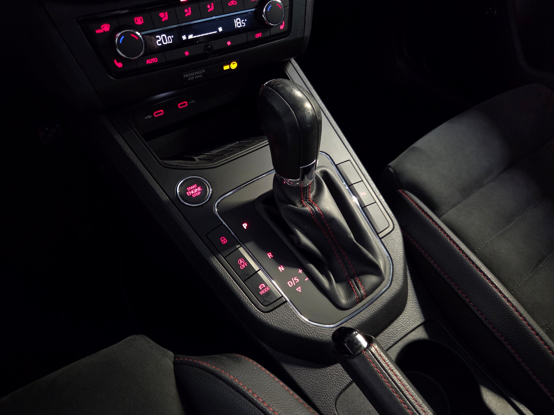 SEAT Ibiza 1.0 TSI 115 FR DSG-image-19