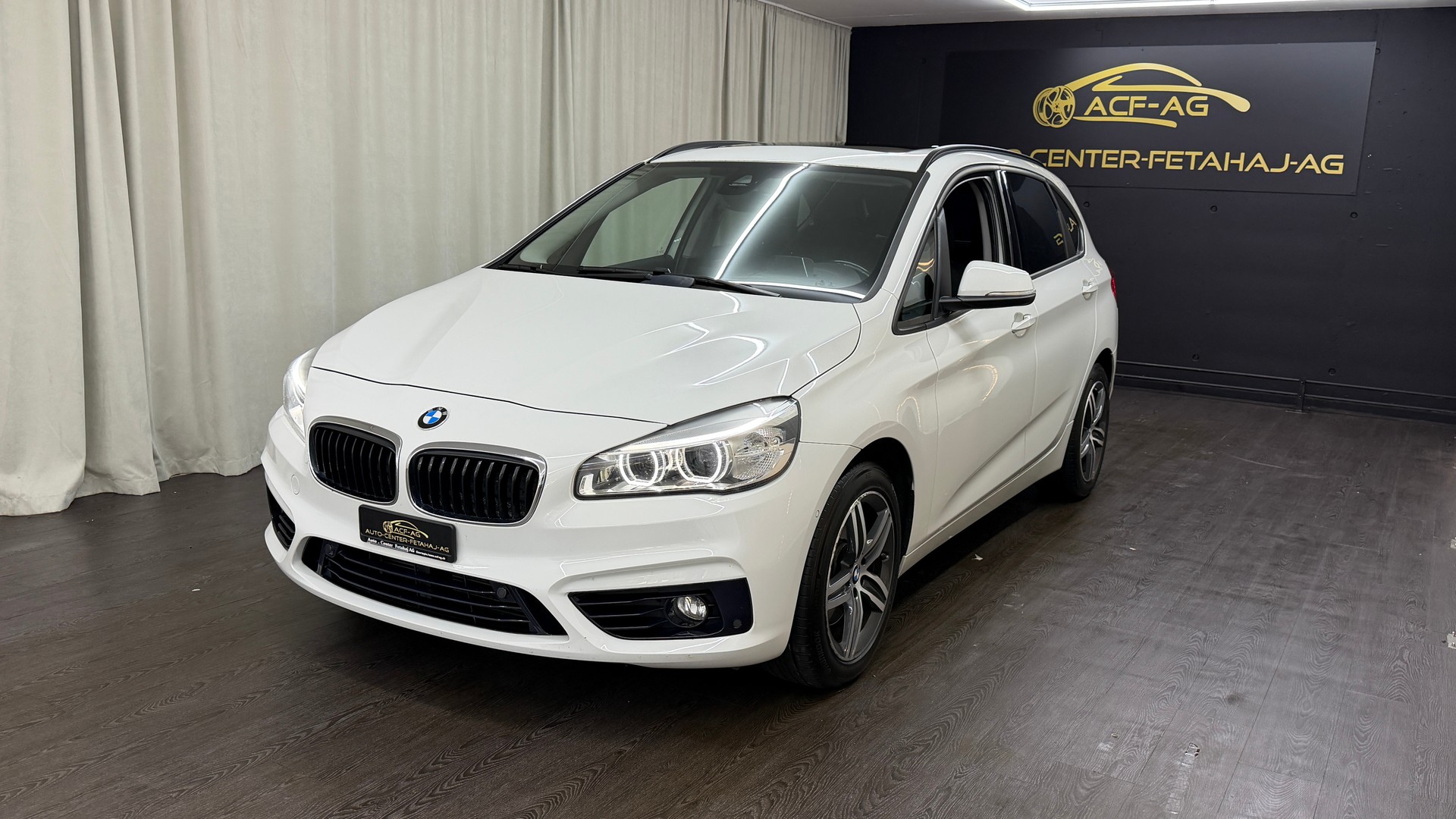 BMW 220i Active Tourer Sport Line Steptronic-image-0