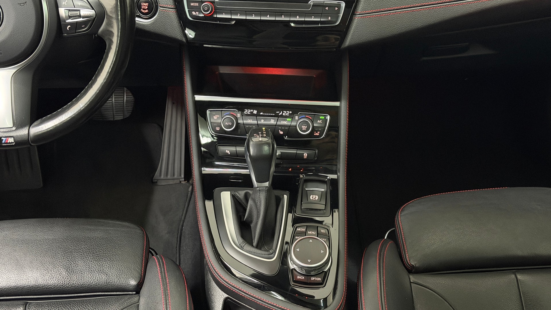 BMW 220i Active Tourer Sport Line Steptronic-image-13