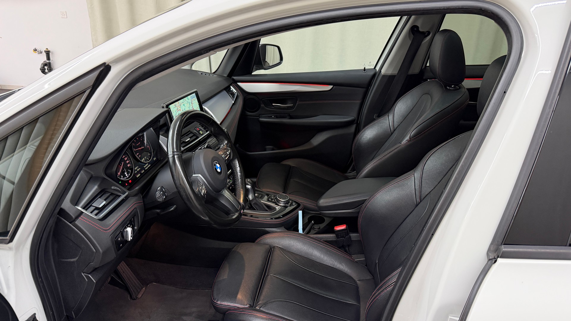 BMW 220i Active Tourer Sport Line Steptronic-image-6
