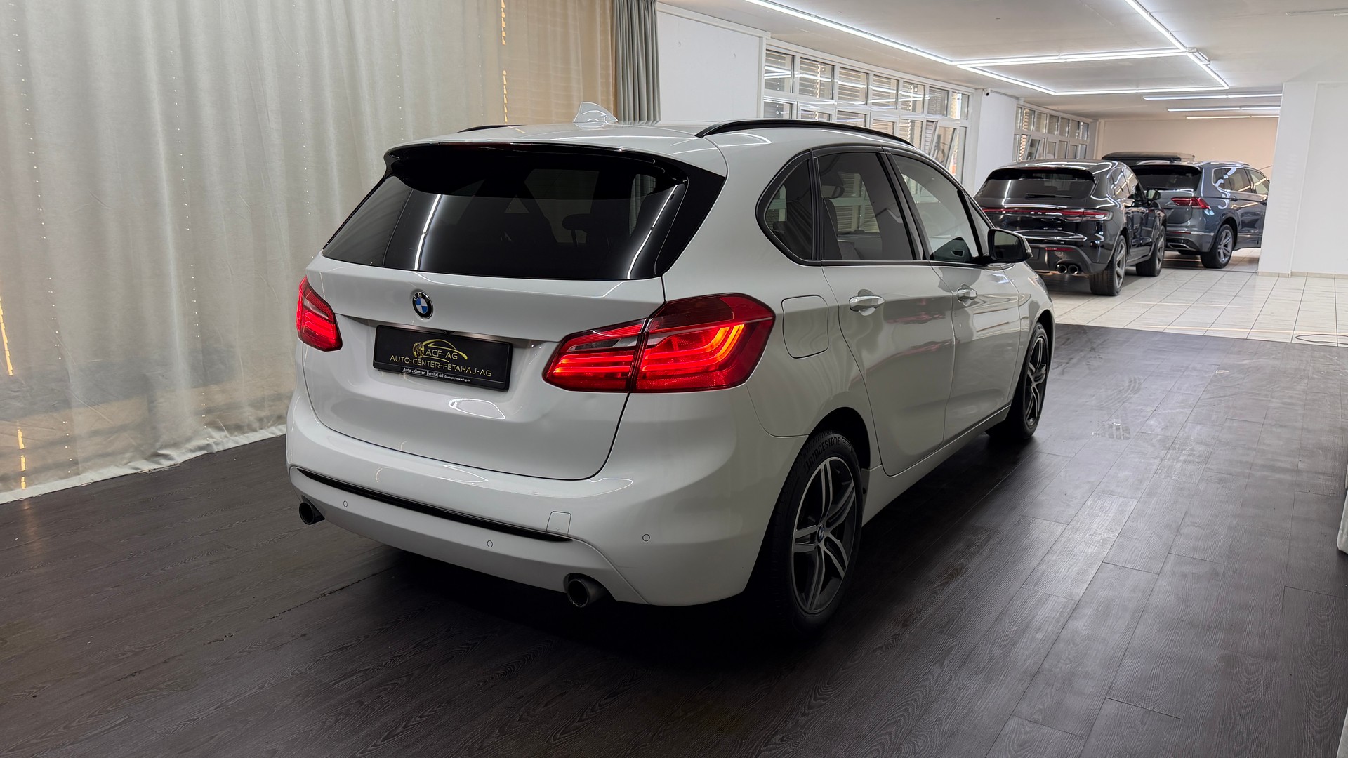 BMW 220i Active Tourer Sport Line Steptronic-image-3