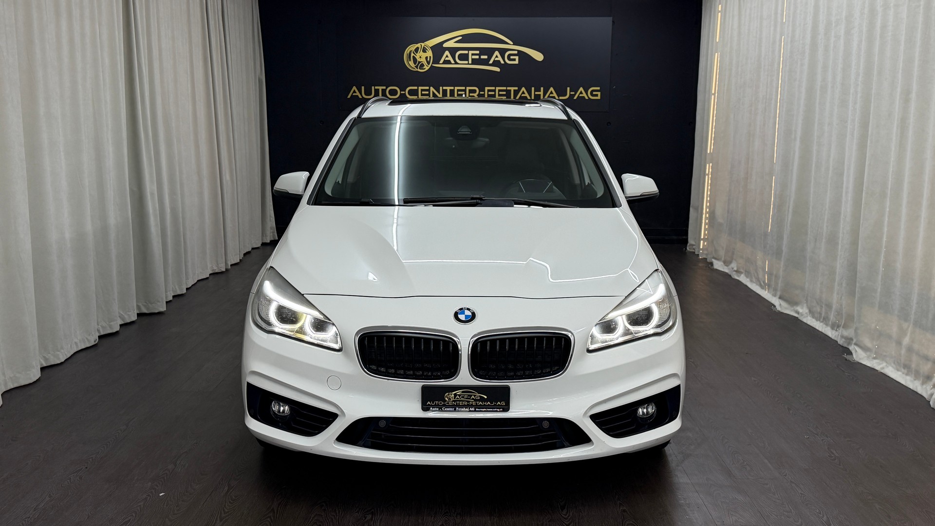 BMW 220i Active Tourer Sport Line Steptronic-image-1