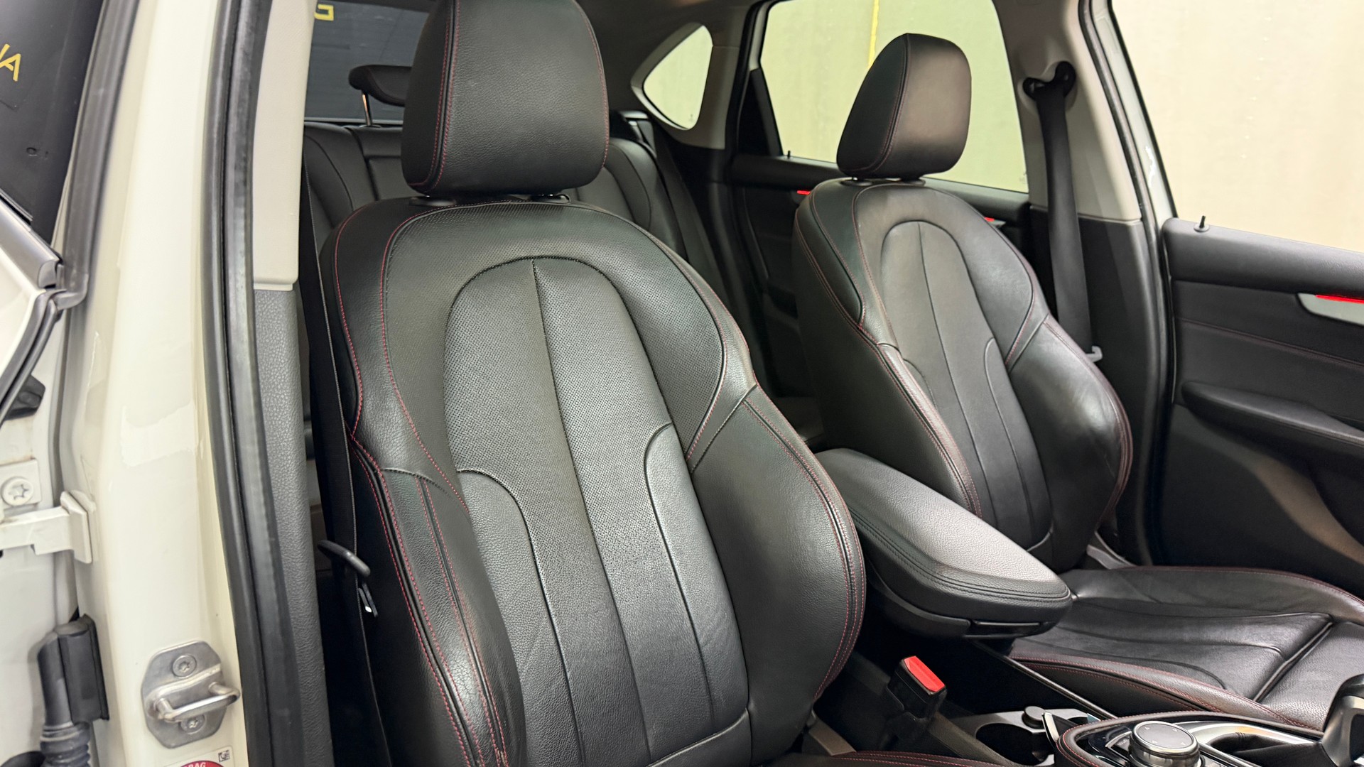 BMW 220i Active Tourer Sport Line Steptronic-image-16
