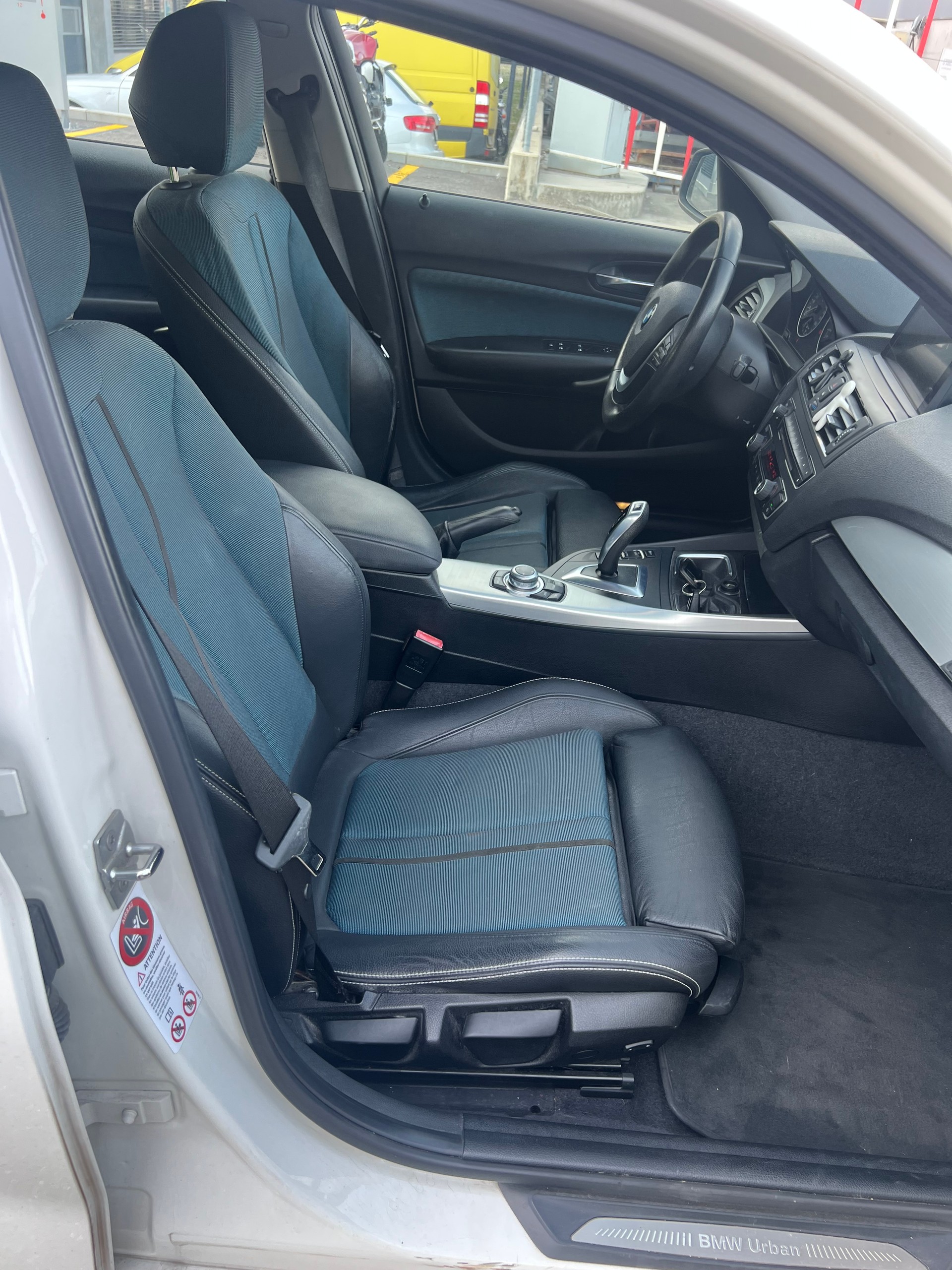 BMW 120d Urban Line Steptronic-image-13
