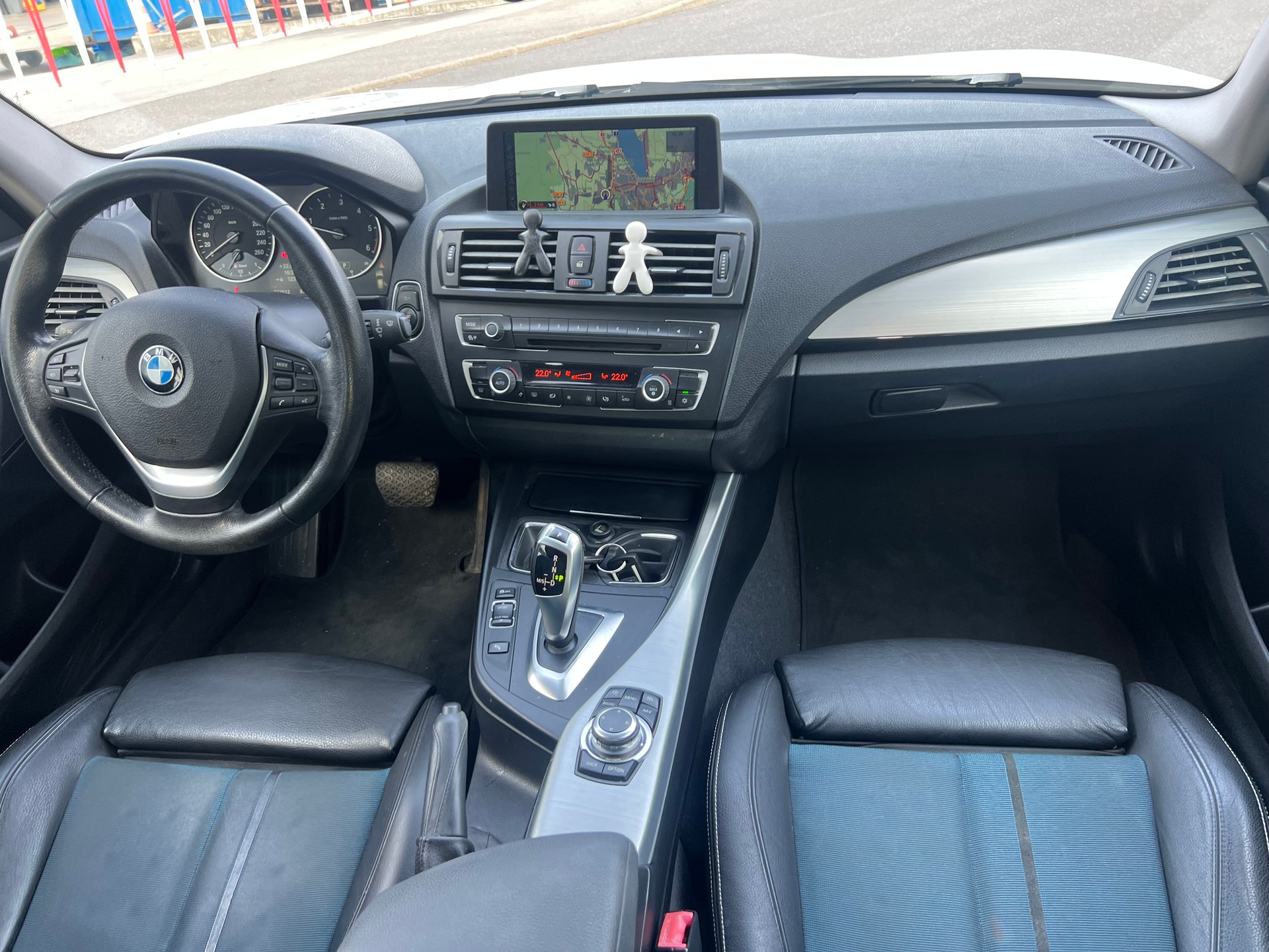 BMW 120d Urban Line Steptronic-image-10
