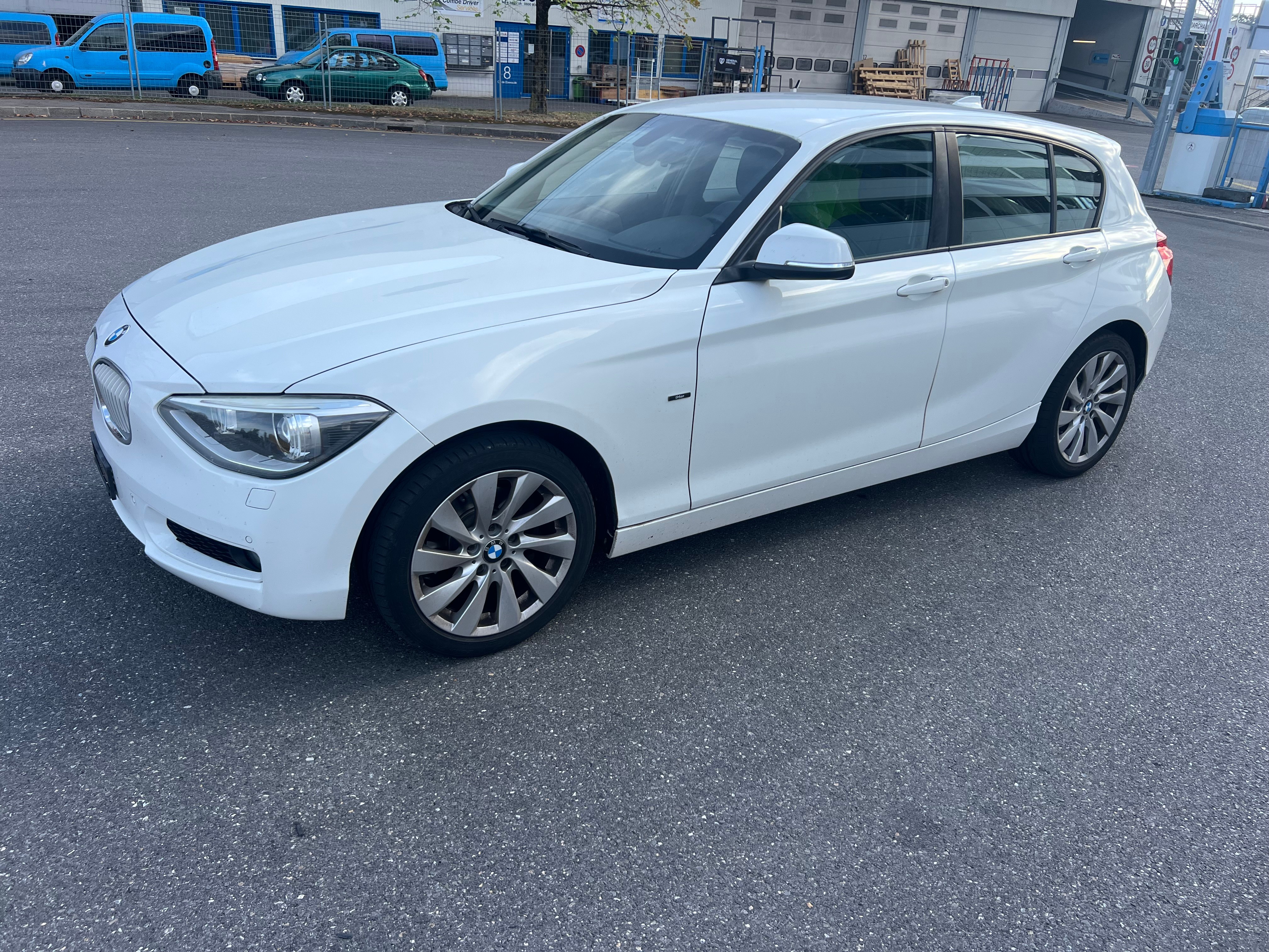 Car photo