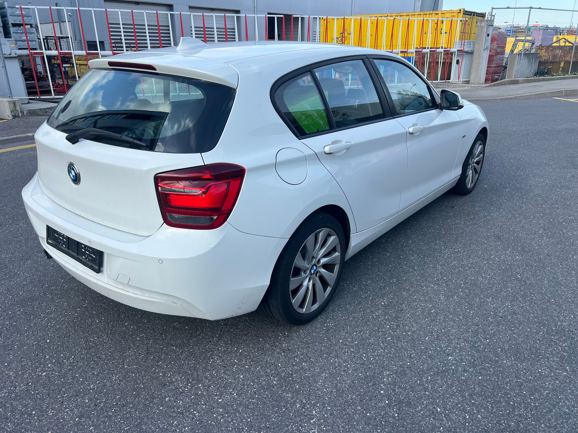 BMW 120d Urban Line Steptronic-image-5