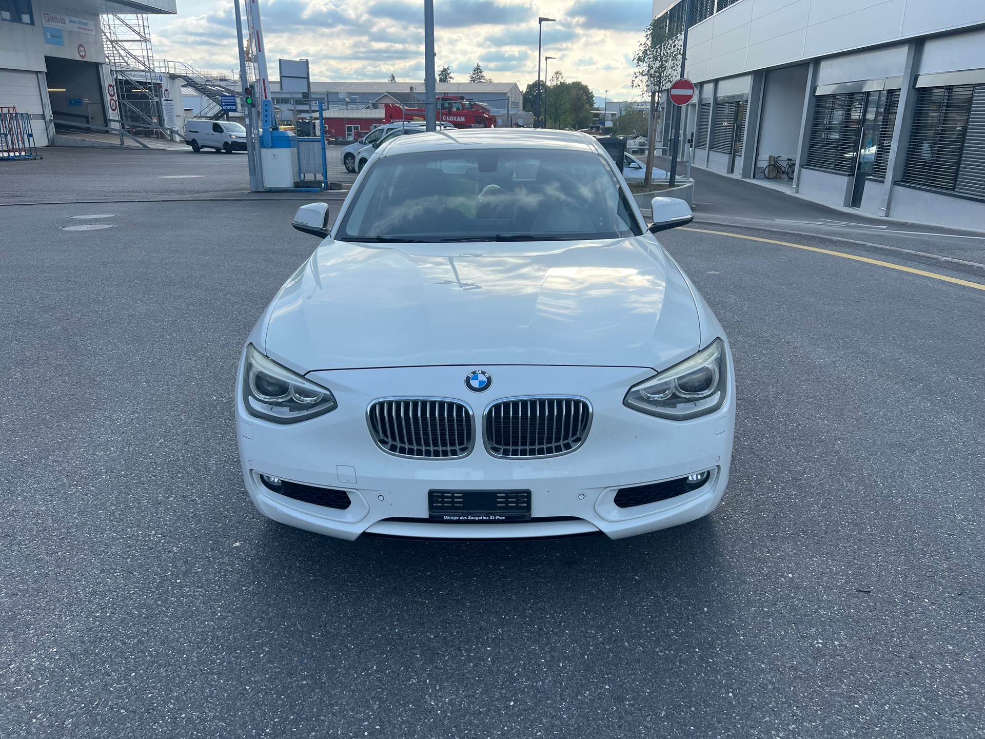 BMW 120d Urban Line Steptronic-image-1