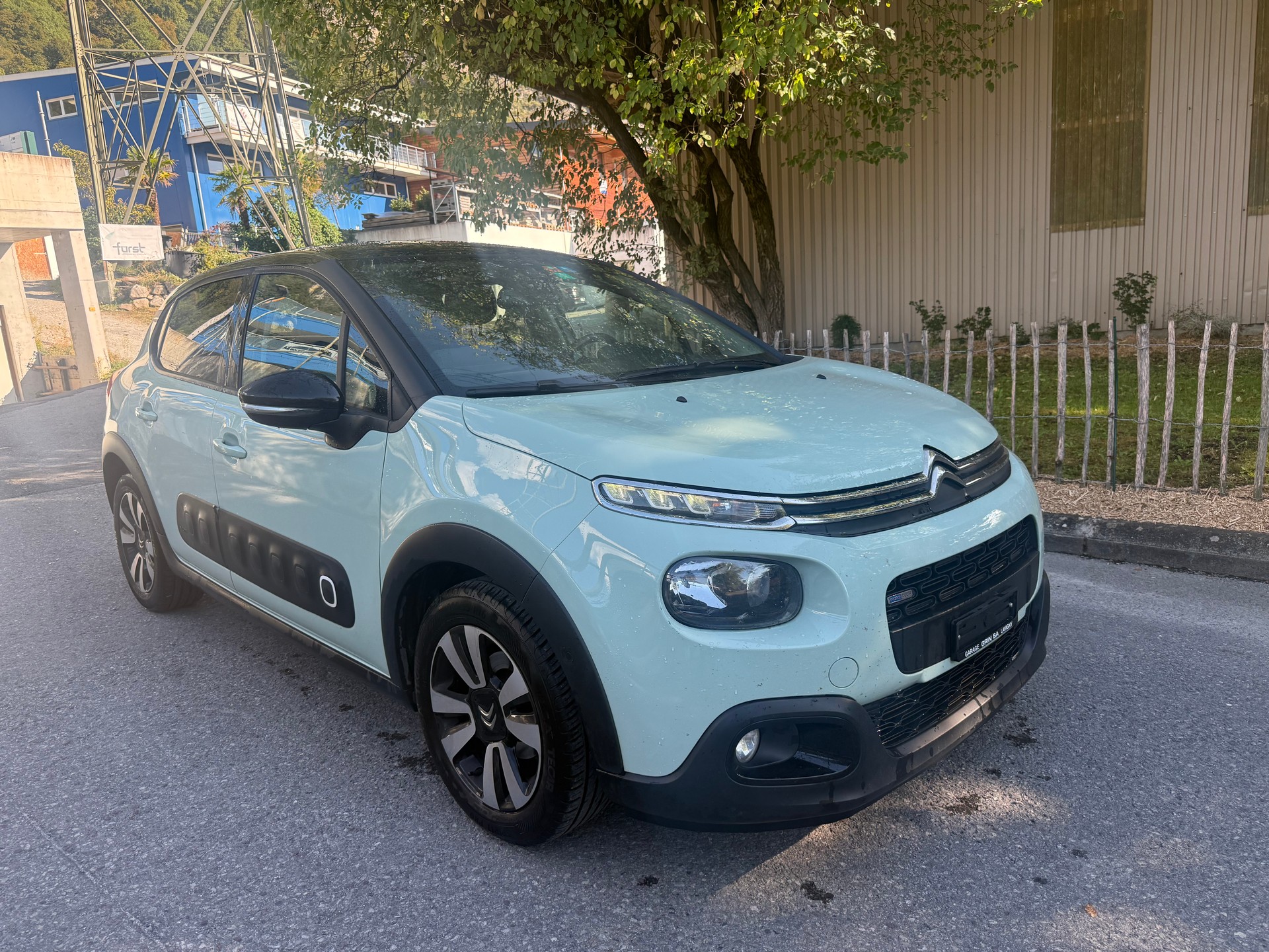 CITROEN C3 1.2i PureTech Shine-image-1