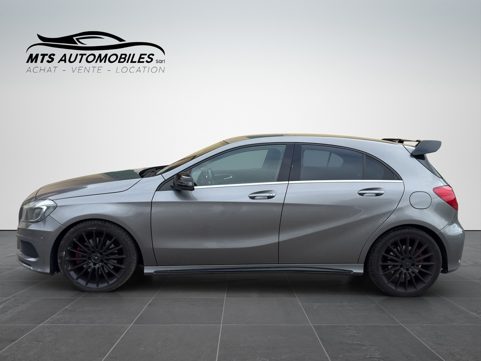 MERCEDES-BENZ A 250 Sport 4Matic 7G-DCT-image-2