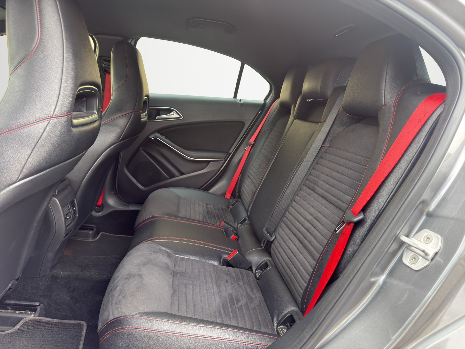 MERCEDES-BENZ A 250 Sport 4Matic 7G-DCT-image-8