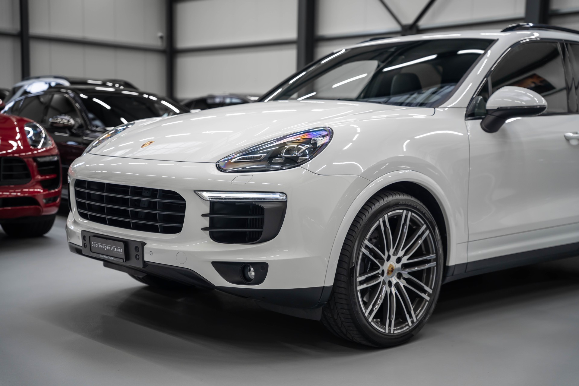 PORSCHE Cayenne Diesel Platinum Edition-image-12