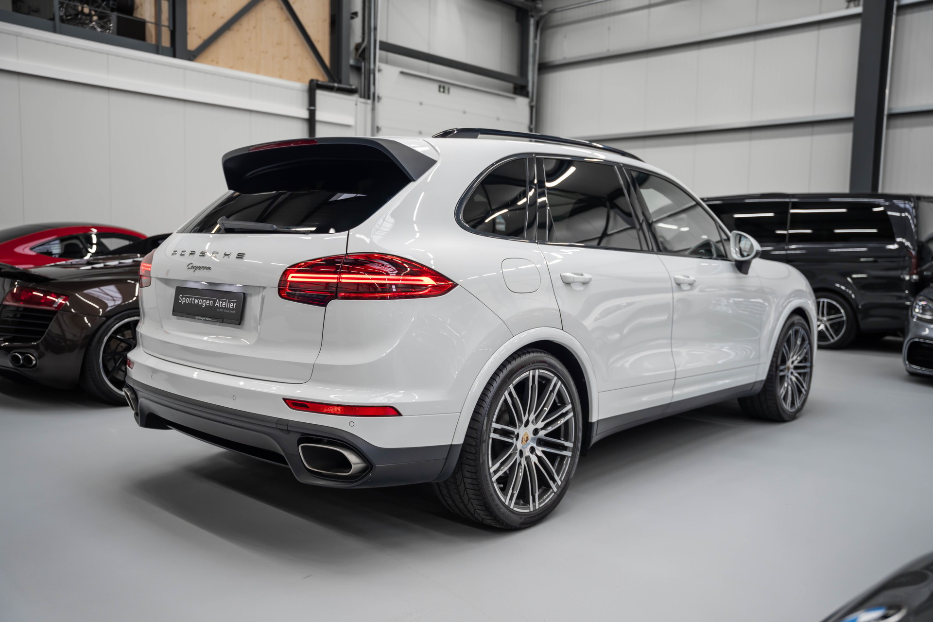PORSCHE Cayenne Diesel Platinum Edition-image-3