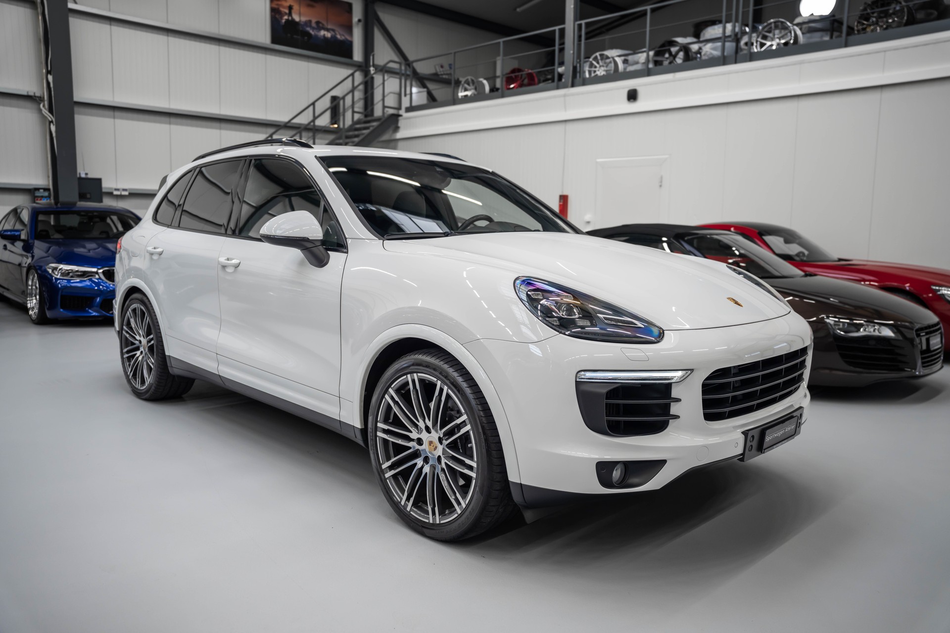 PORSCHE Cayenne Diesel Platinum Edition-image-4