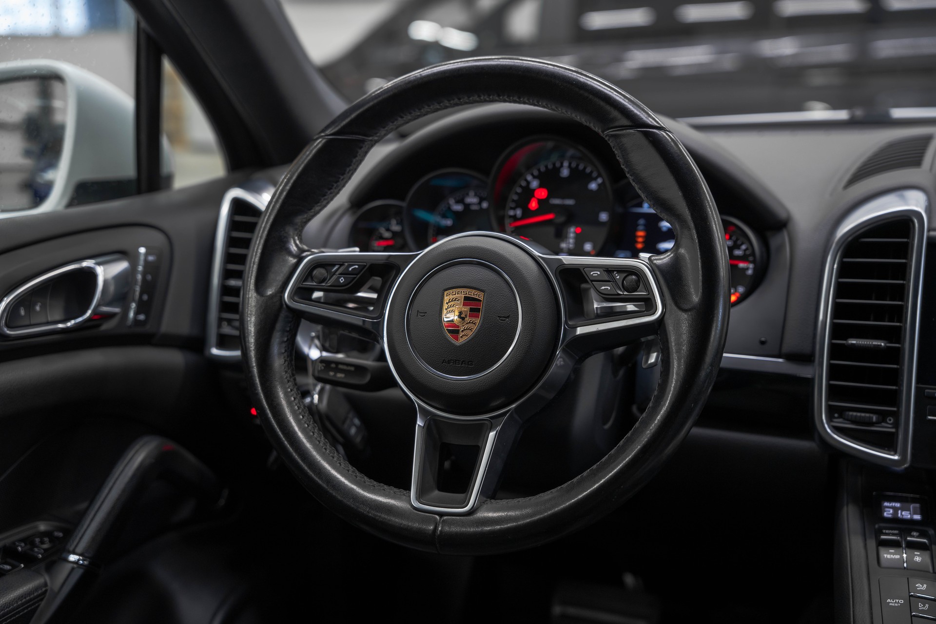 PORSCHE Cayenne Diesel Platinum Edition-image-19
