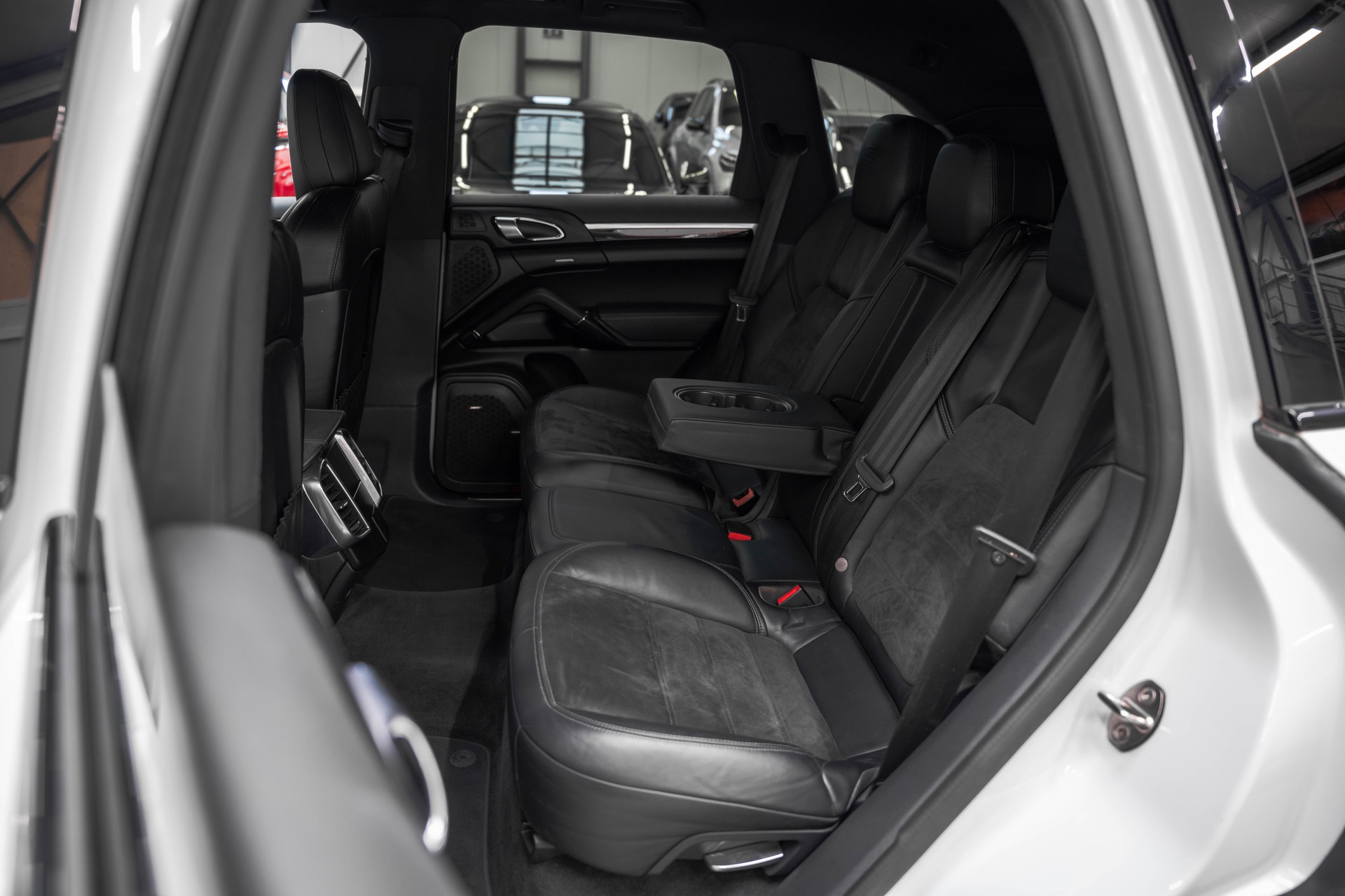 PORSCHE Cayenne Diesel Platinum Edition-image-11