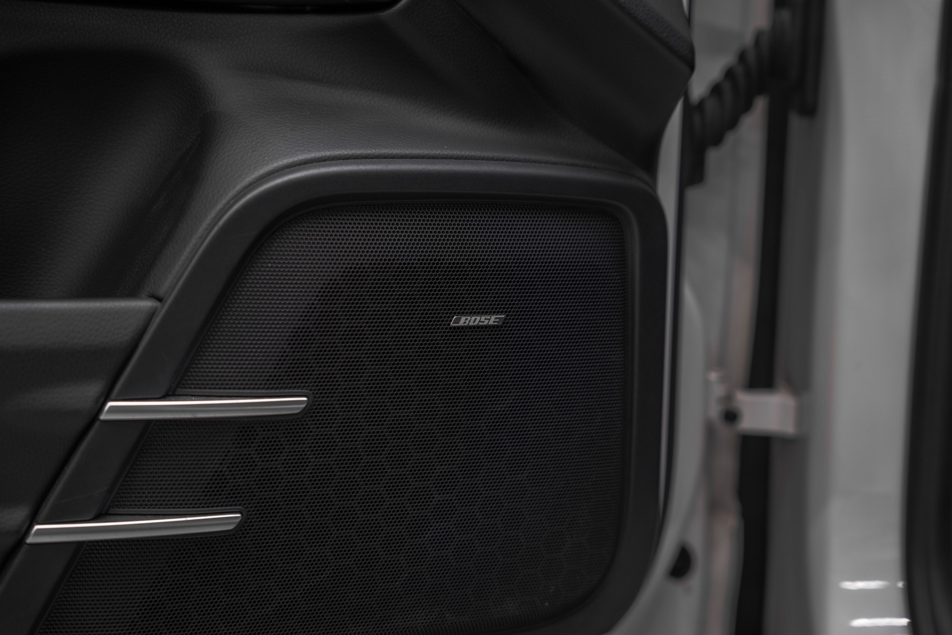 PORSCHE Cayenne Diesel Platinum Edition-image-18