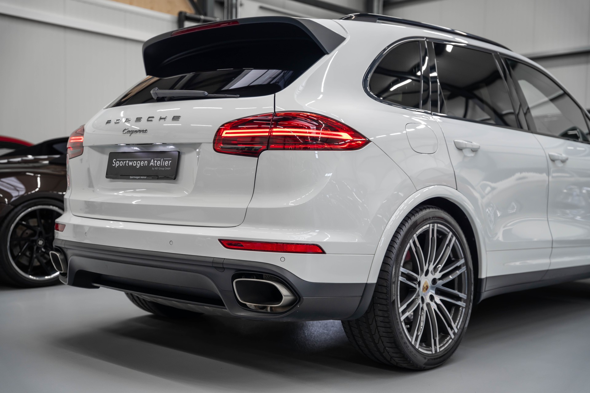PORSCHE Cayenne Diesel Platinum Edition-image-15