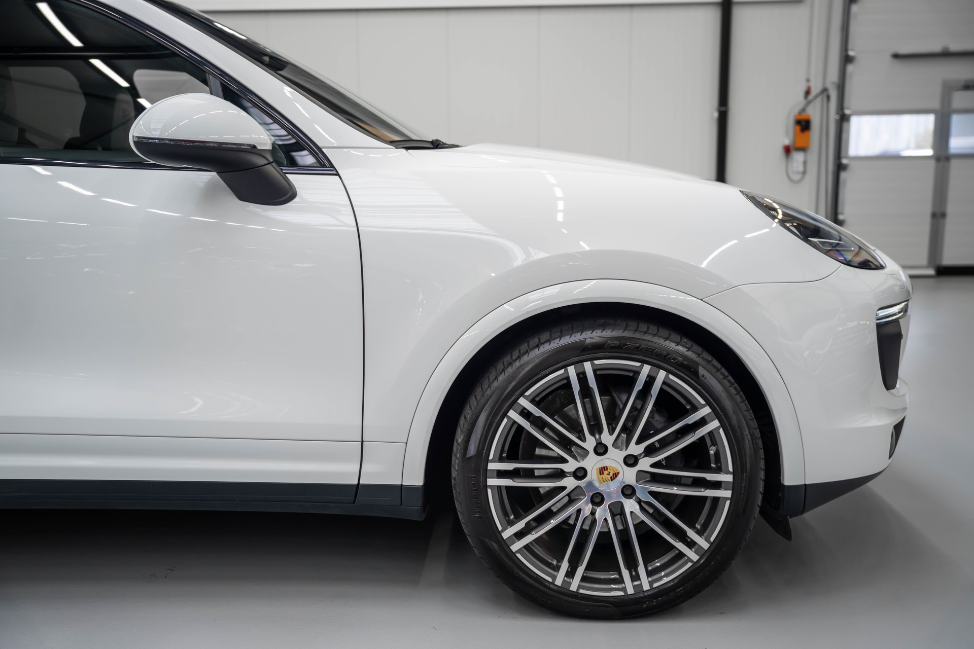 PORSCHE Cayenne Diesel Platinum Edition-image-16