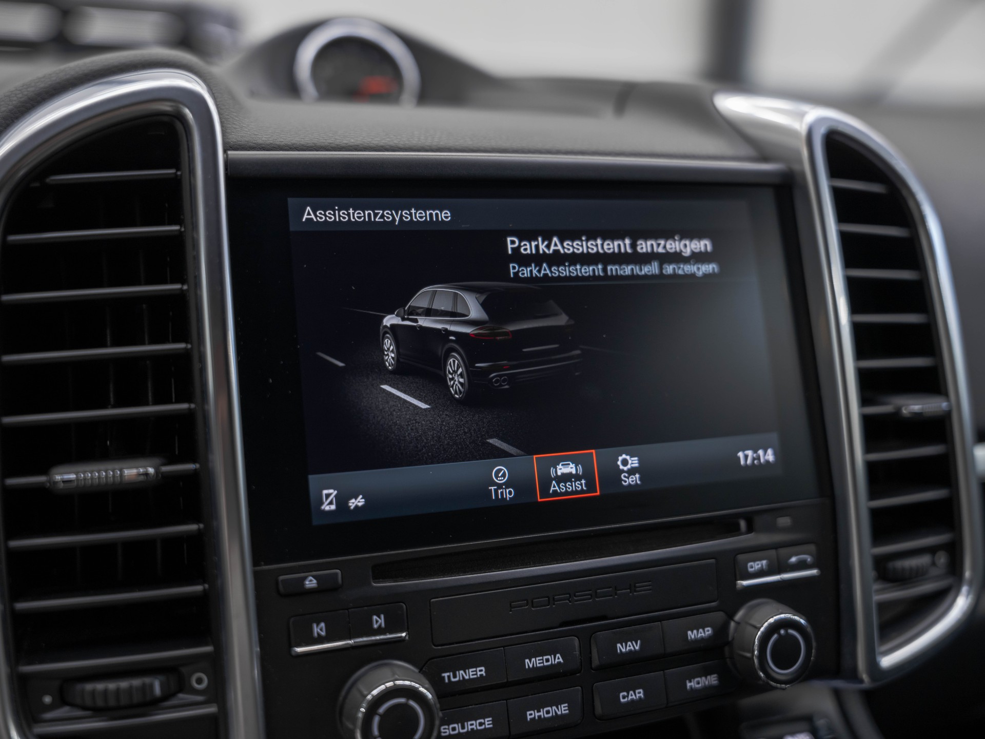 PORSCHE Cayenne Diesel Platinum Edition-image-26