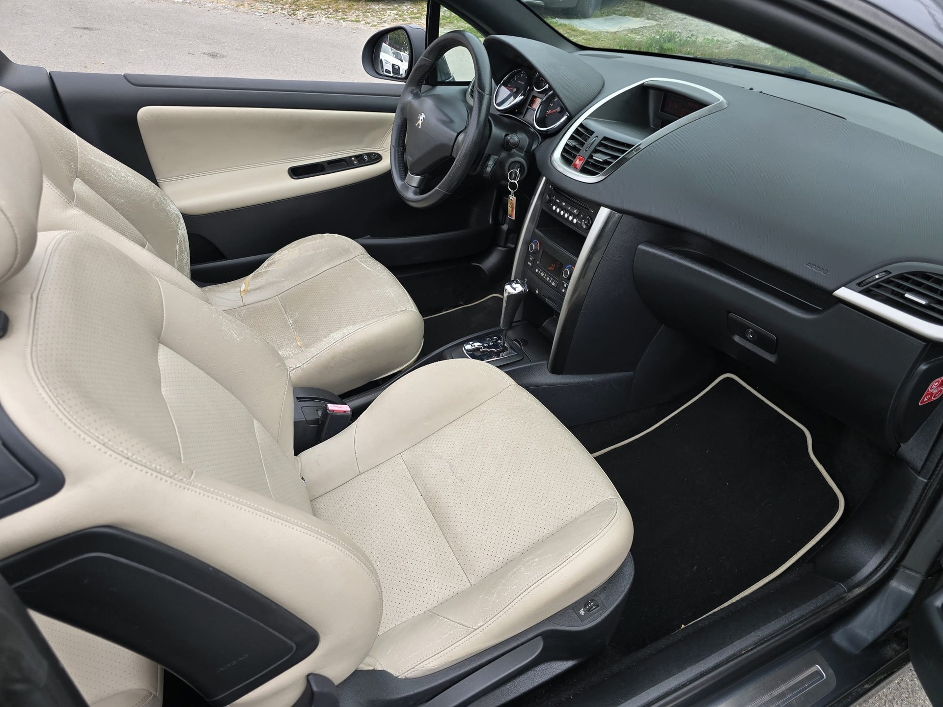PEUGEOT 207 CC 1.6 16V Allure Automatic-image-9