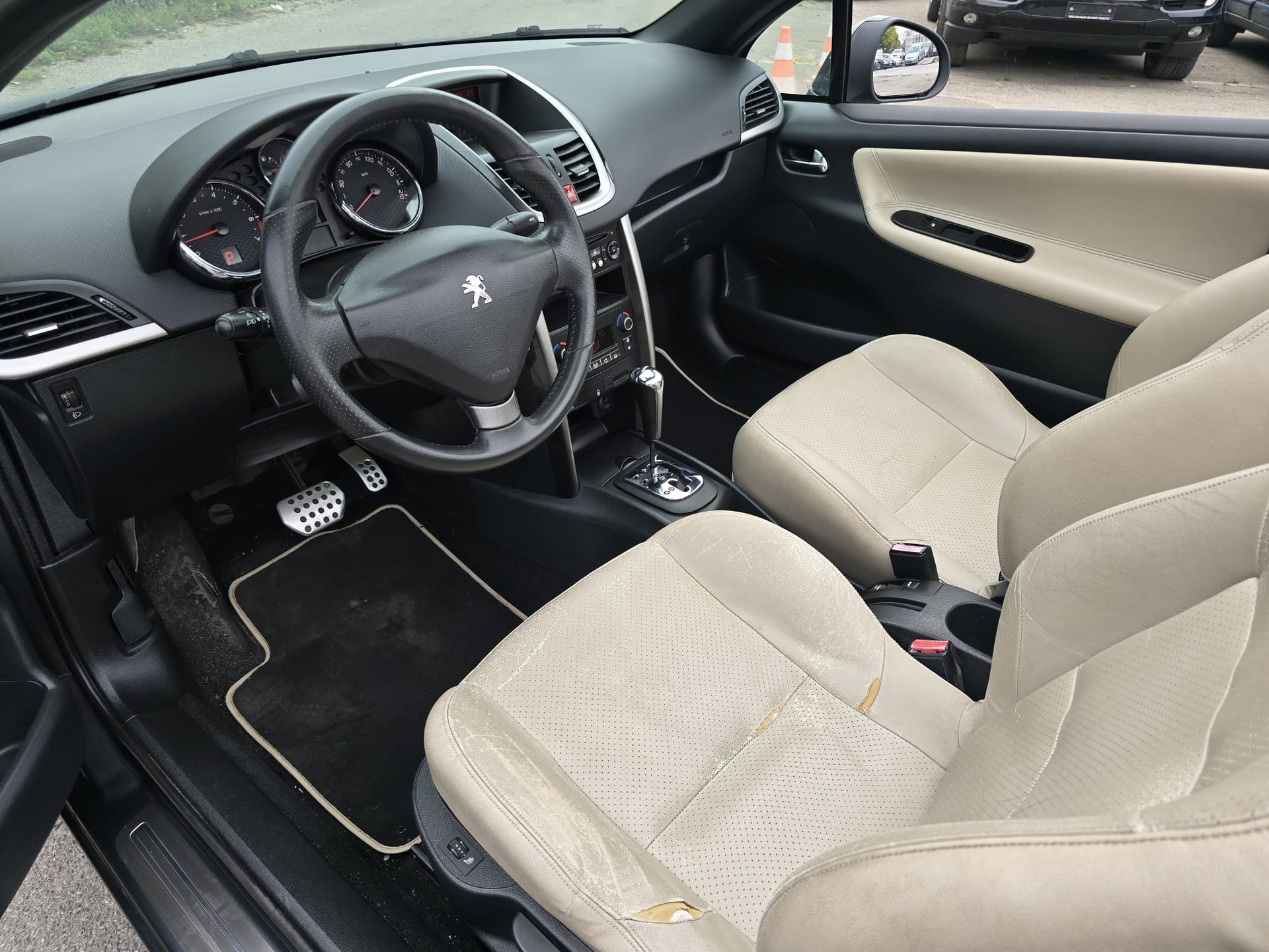 PEUGEOT 207 CC 1.6 16V Allure Automatic-image-7
