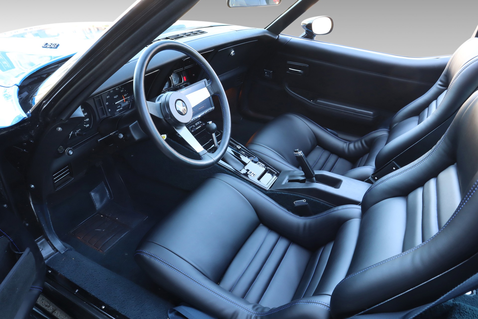 CHEVROLET CORVETTE-image-12