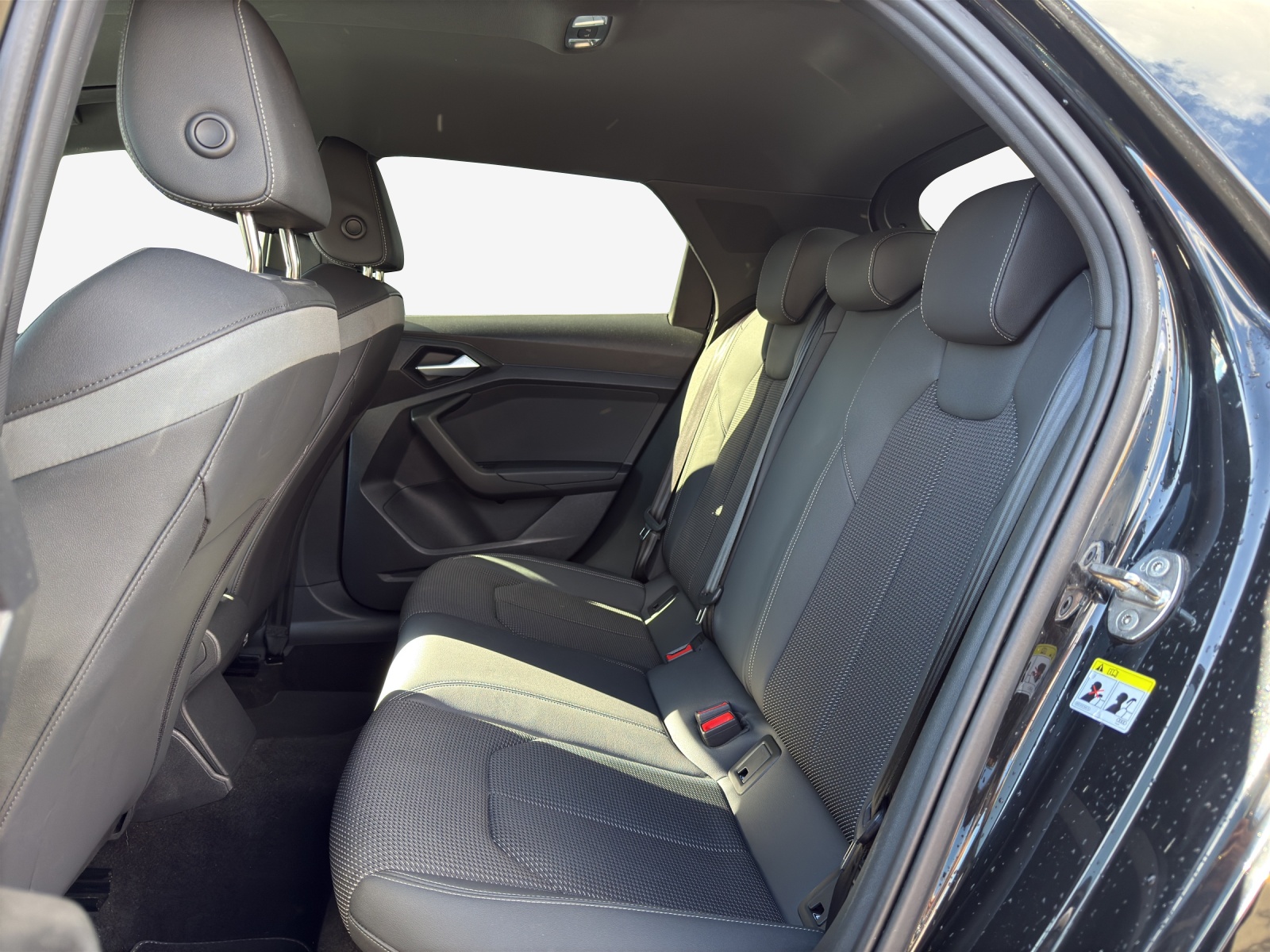 AUDI A1 Sportback 30 TFSI advanced Attraction S-tronic-image-11
