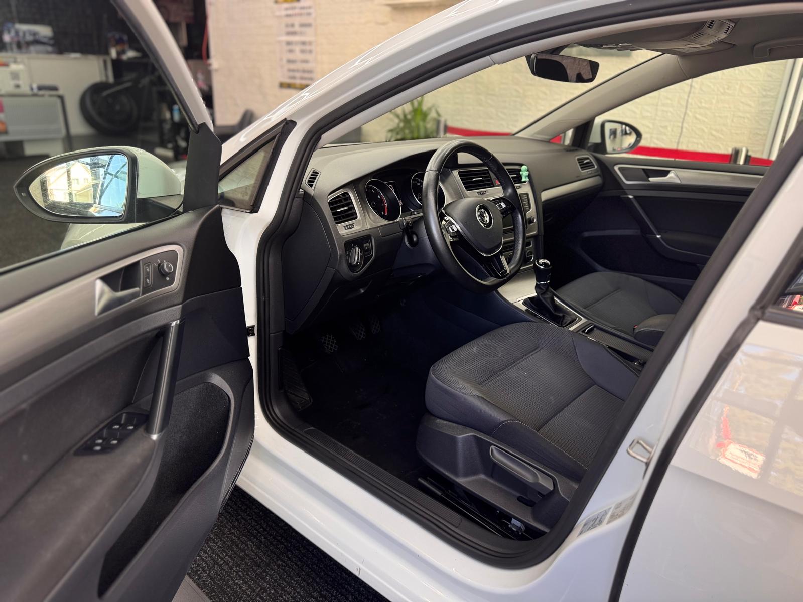 VW Golf 1.2 TSI Comfortline Start-image-6