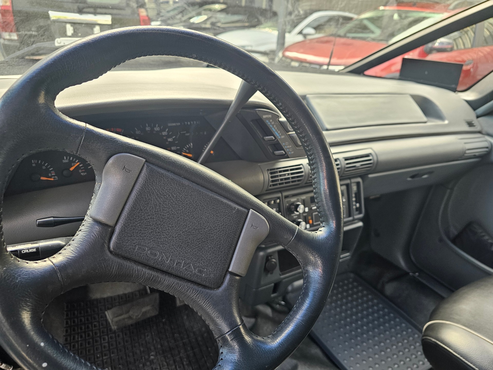 PONTIAC Trans Sport 3.1 SE-image-8
