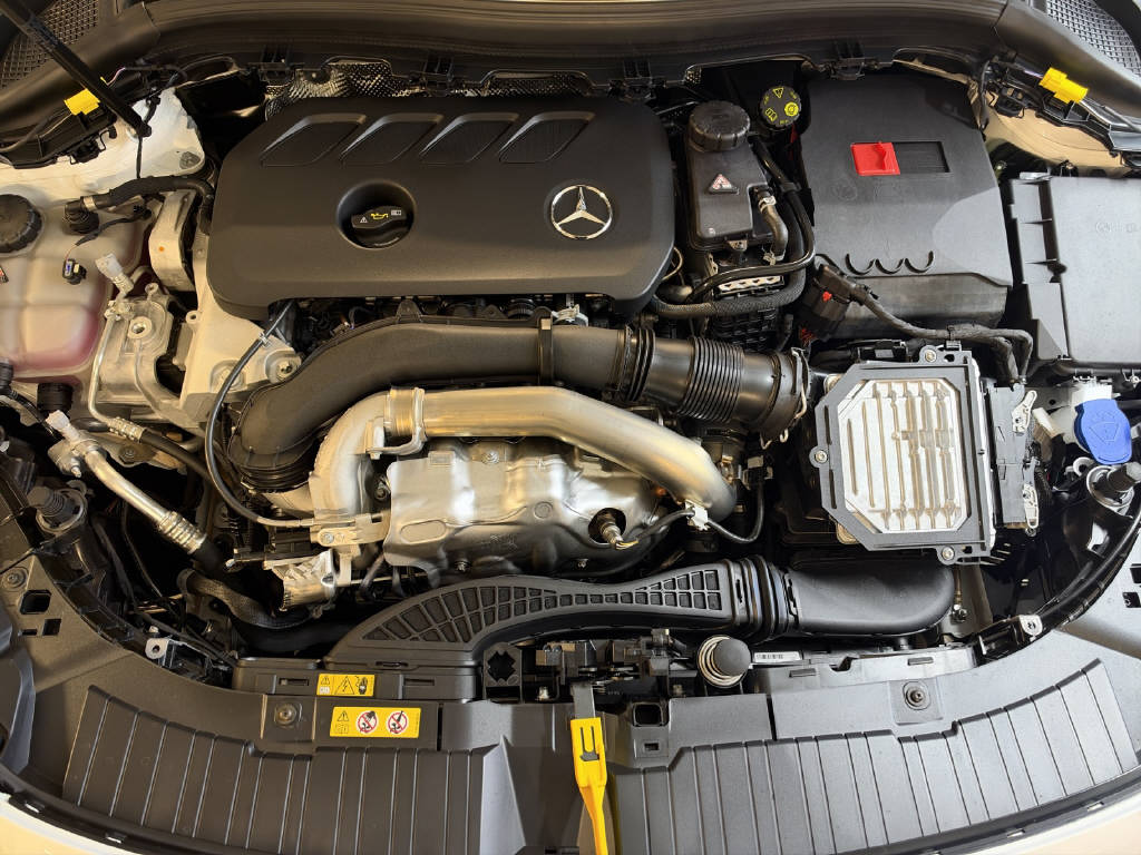 MERCEDES-BENZ GLA 250 AMG Line 4Matic Swiss Star-image-9