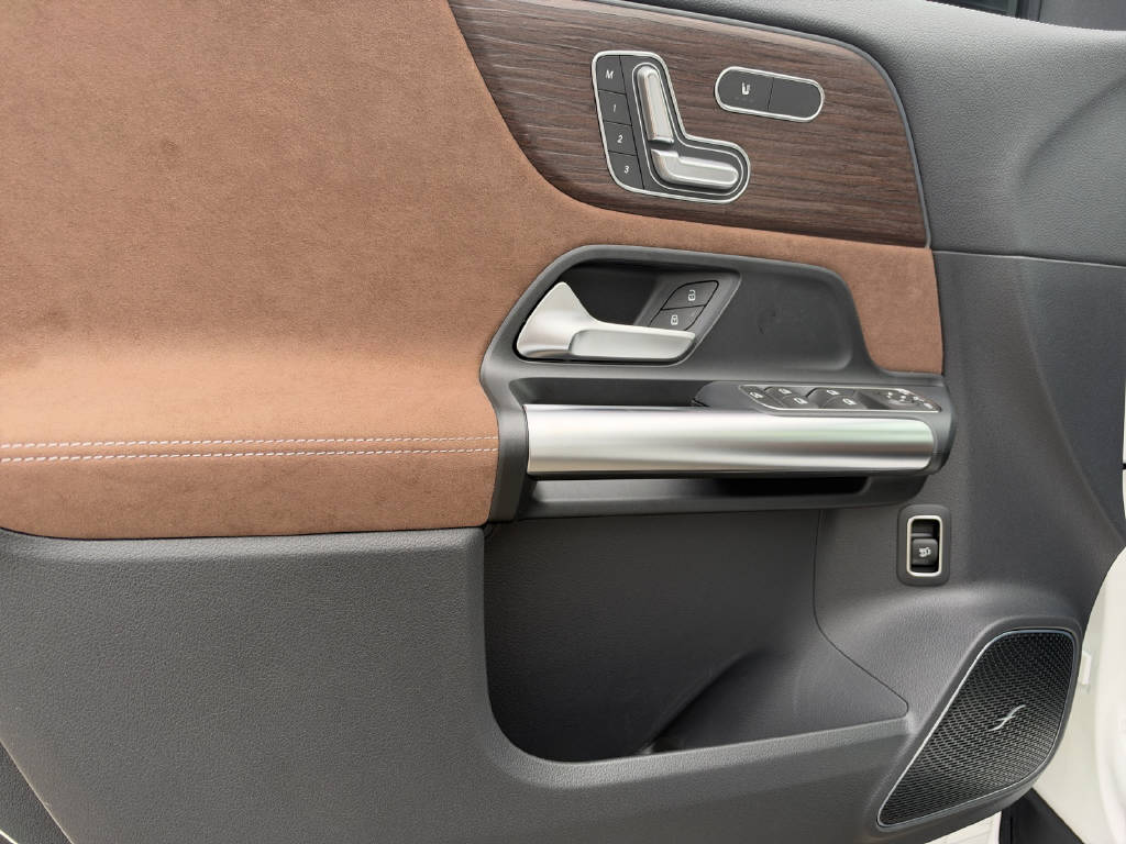MERCEDES-BENZ GLA 250 AMG Line 4Matic Swiss Star-image-6