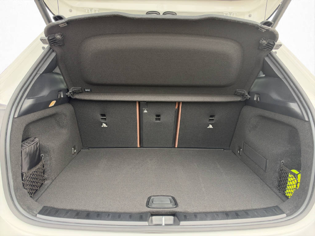 MERCEDES-BENZ GLA 250 AMG Line 4Matic Swiss Star-image-8
