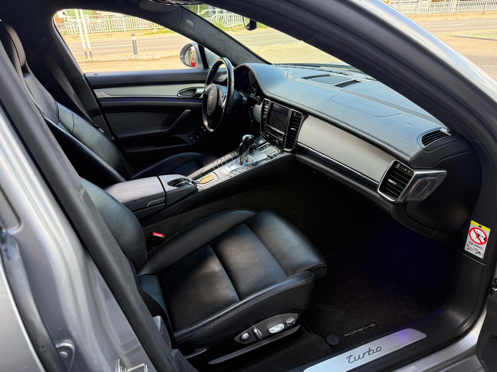 PORSCHE Panamera Turbo 4.8 PDK-image-18