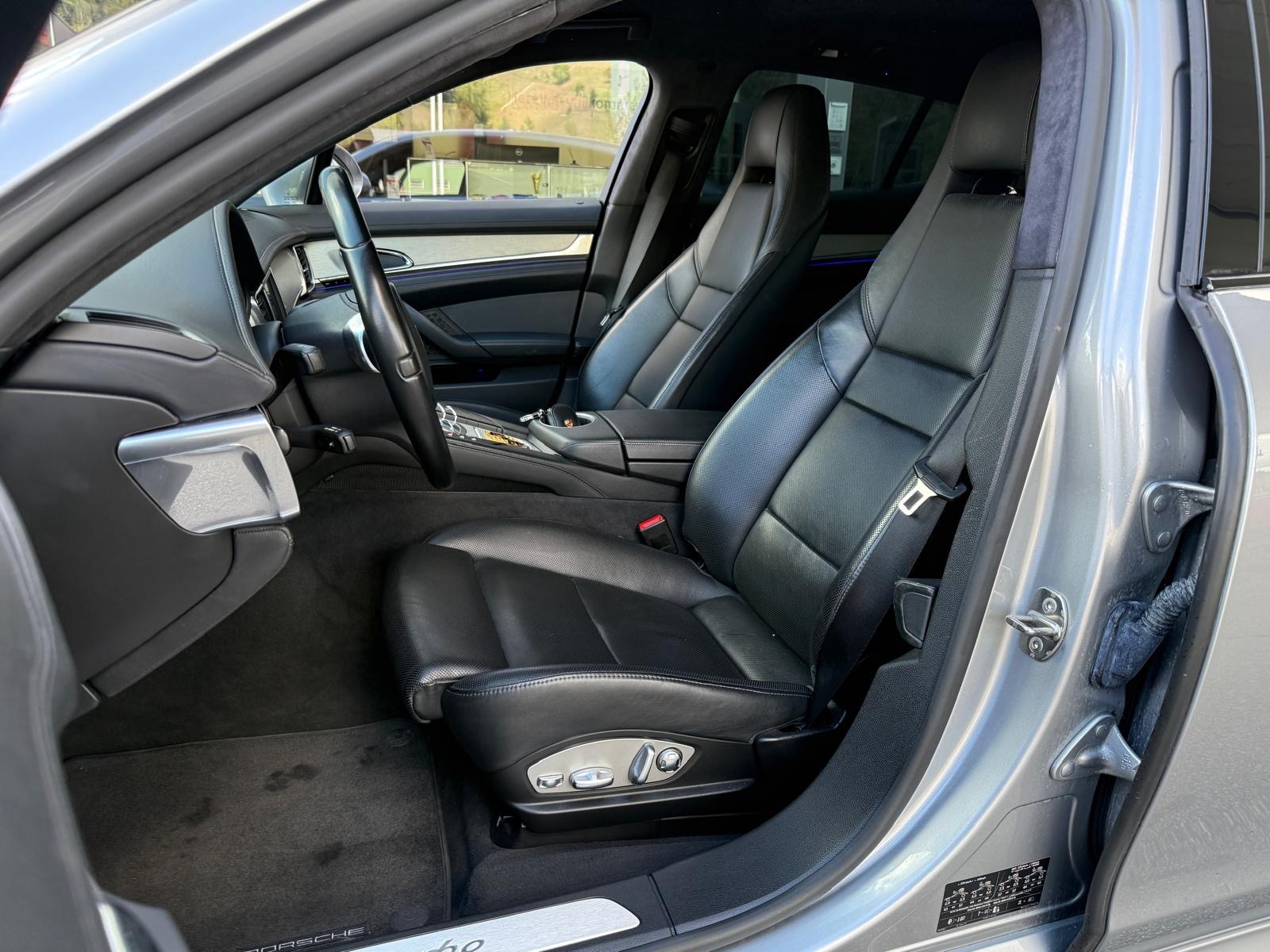 PORSCHE Panamera Turbo 4.8 PDK-image-16