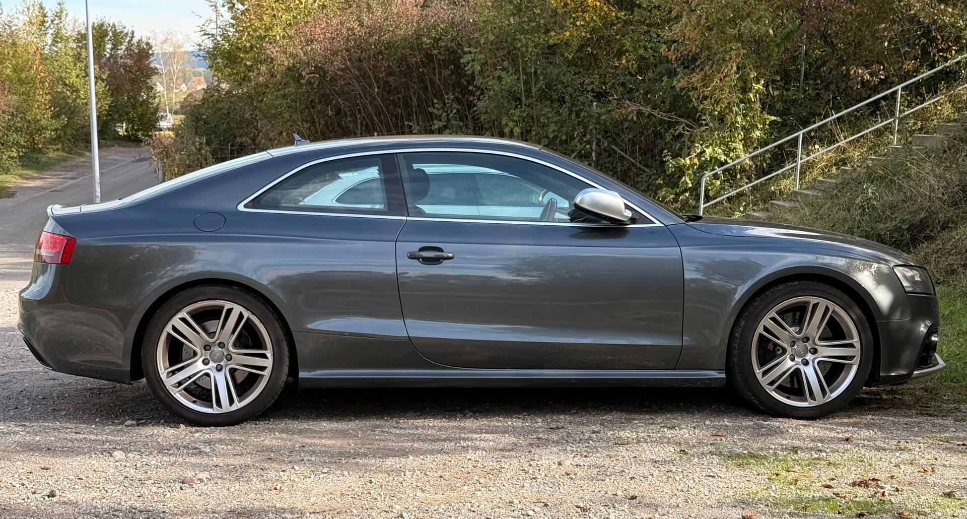 AUDI 4.2 V8 FSI quattro S-Tronic-image-2