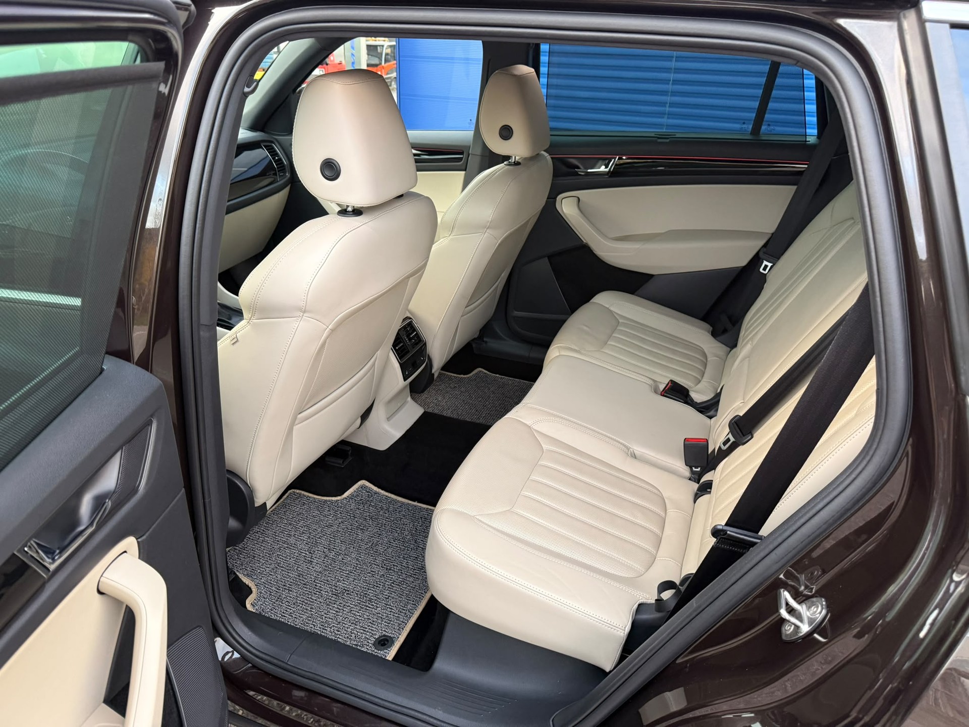 SKODA 2.0 TSI L & K DSG-image-4