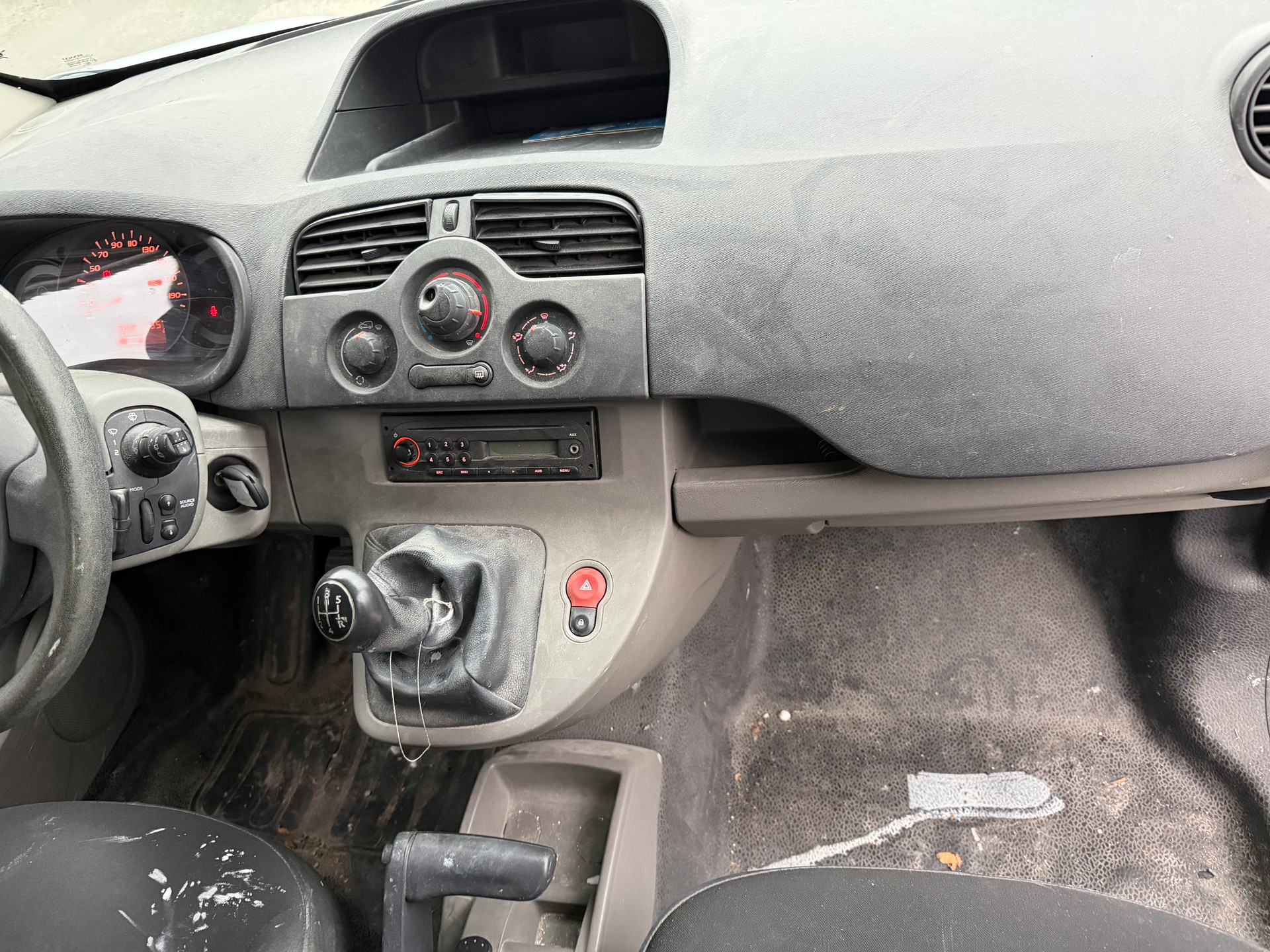 RENAULT Kangoo 1.6 90-image-9