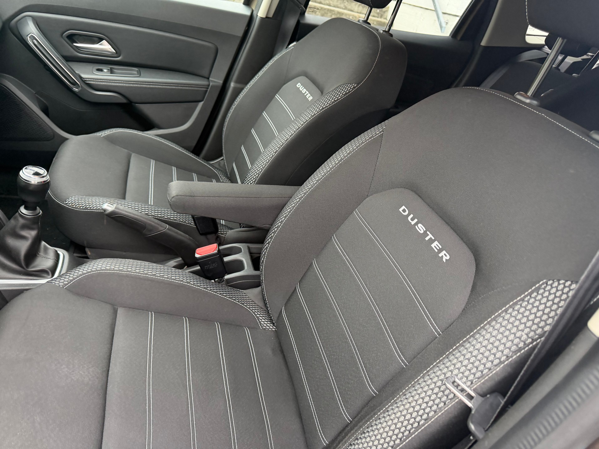 DACIA Duster TCe 125 Prestige 4x4-image-9