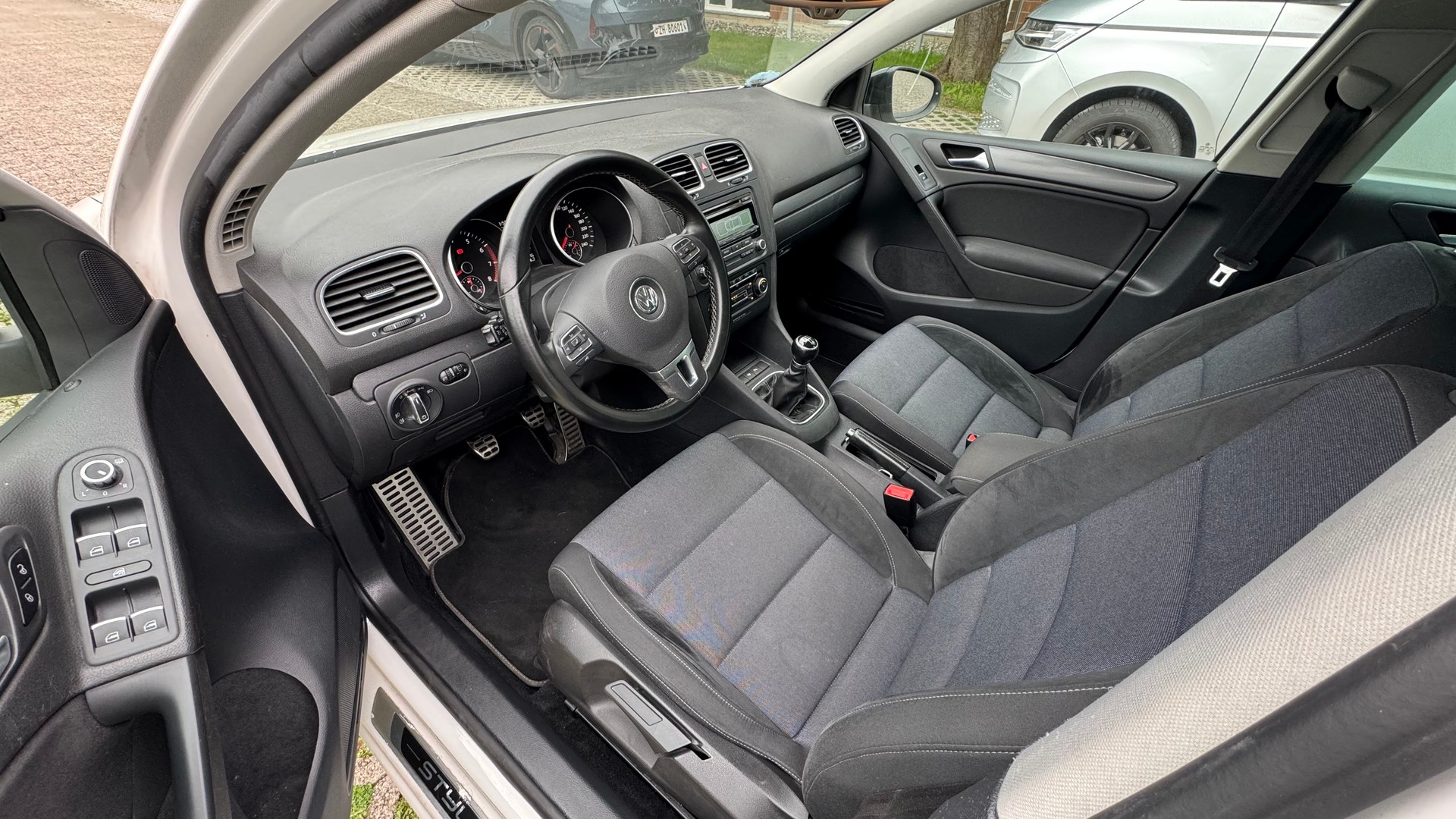 VW Golf 1.2 TSI Trendline-image-5