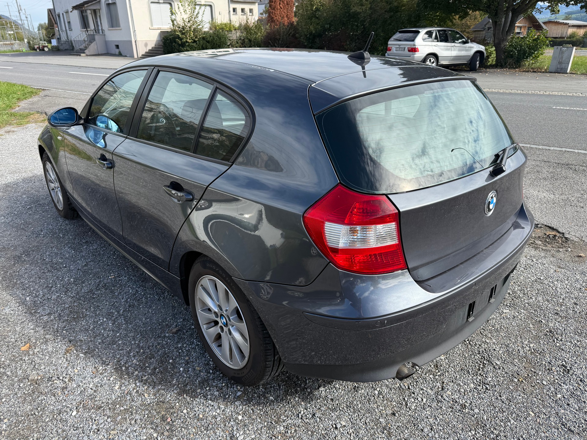 BMW 116i-image-2