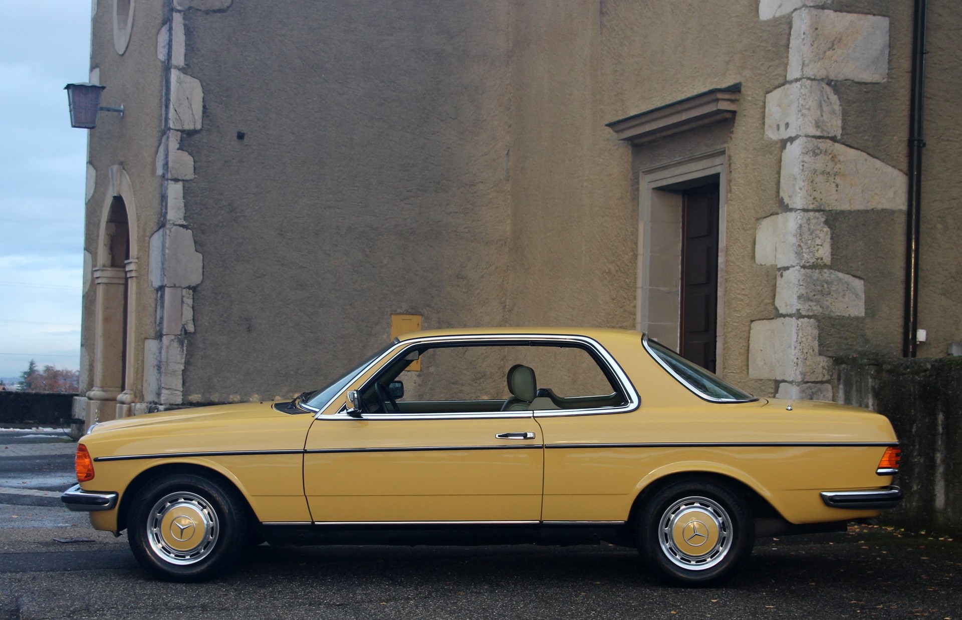 MERCEDES-BENZ 230 C-image-20